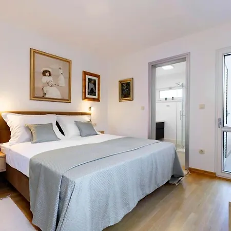 Villa Luxurious With Heated Pool And Mountain View *