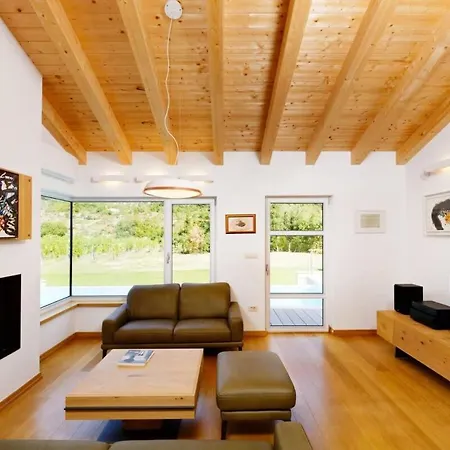 Luxurious With Heated Pool And Mountain View * Zupa