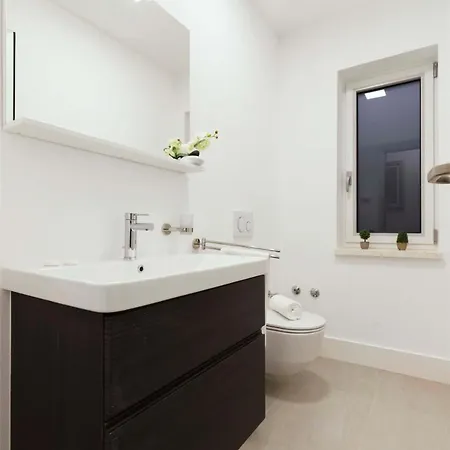 Villa Luxurious With Heated Pool And Mountain View Zupa