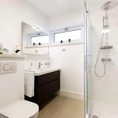Luxurious With Heated Pool And Mountain View Zupa