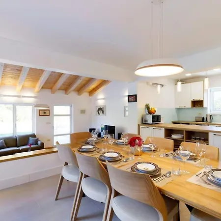 Luxurious With Heated Pool And Mountain View Villa