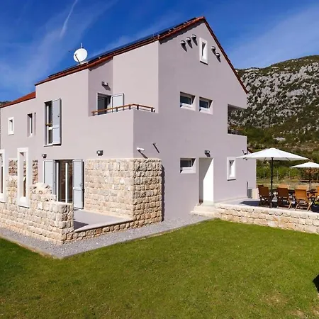 Luxurious With Heated Pool And Mountain View Villa *